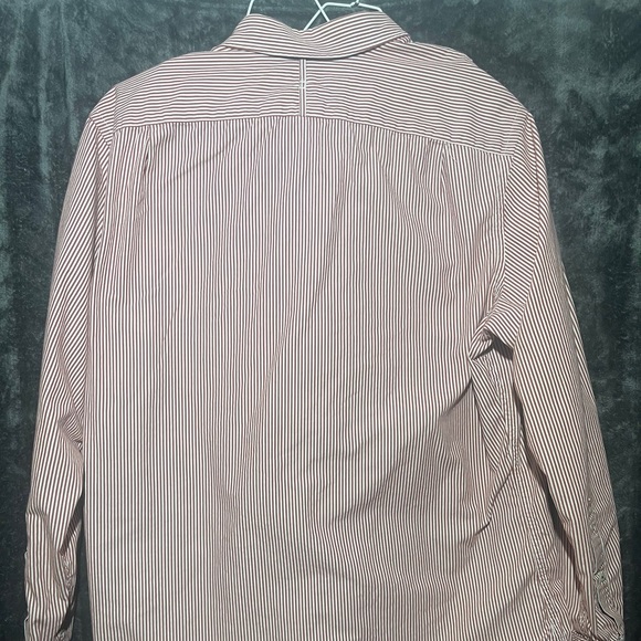 Two Banana Republic Button Up Shirts - Picture 4 of 10